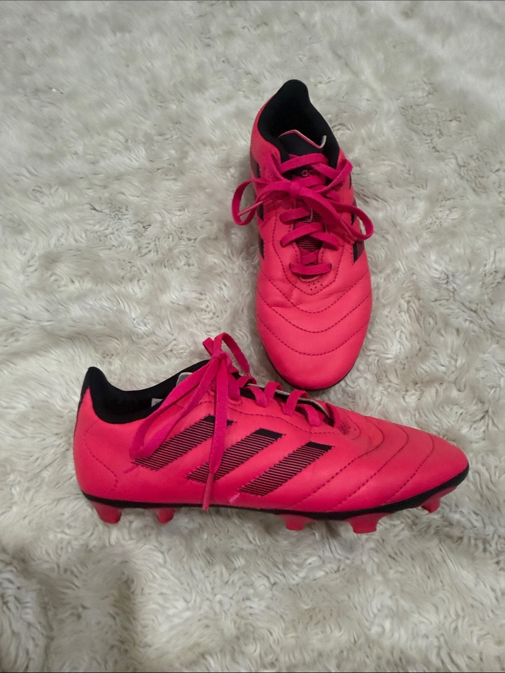 Adidas Goletto soccer cleats Hot Pink & Black Soccer Cleats Girls Kids Size 4